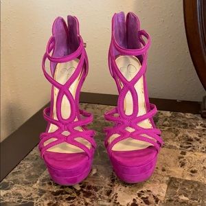 Jessica Sympson fuschia high heels